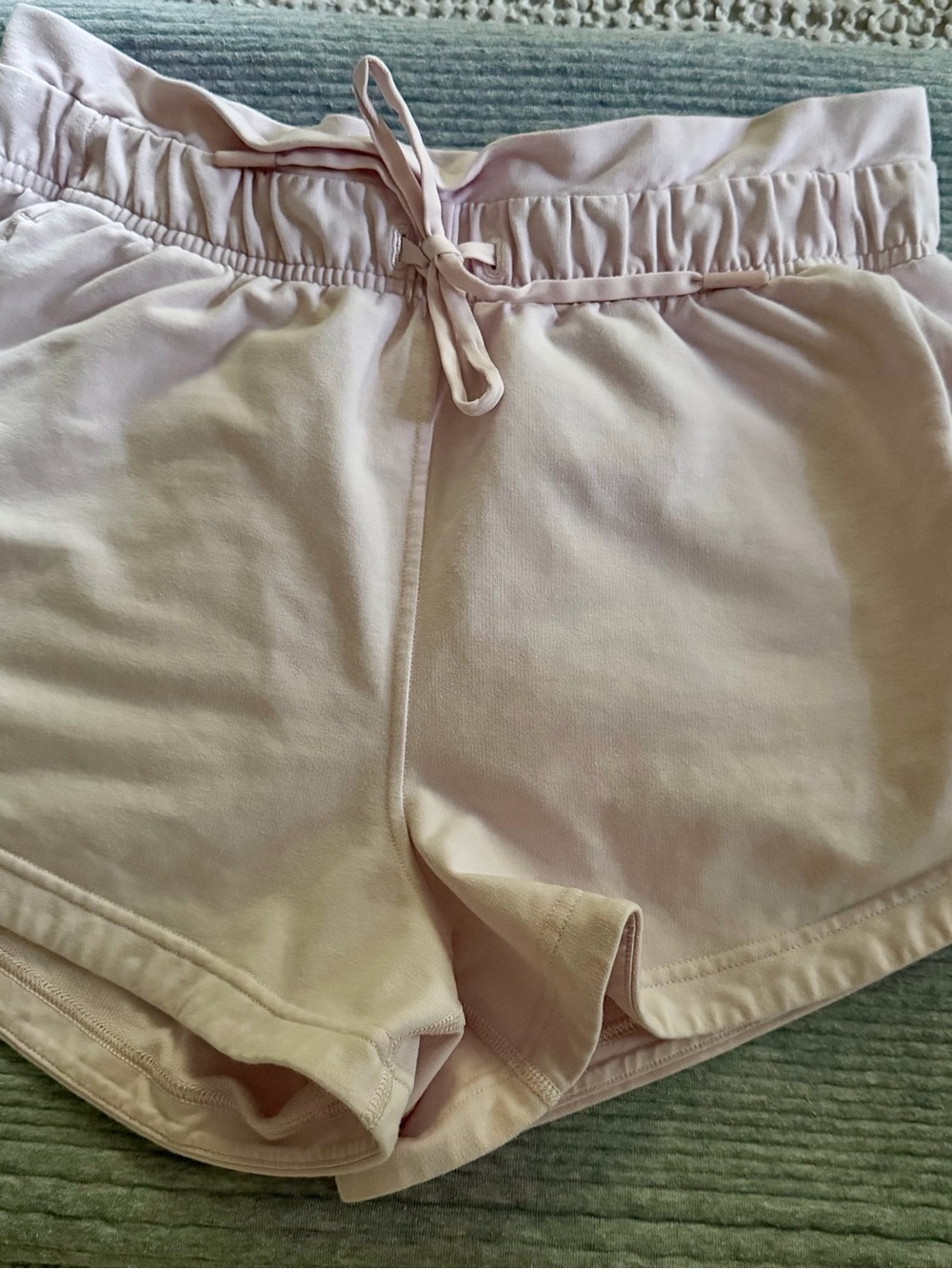 Lululemon Inner Glow shorts - size 6